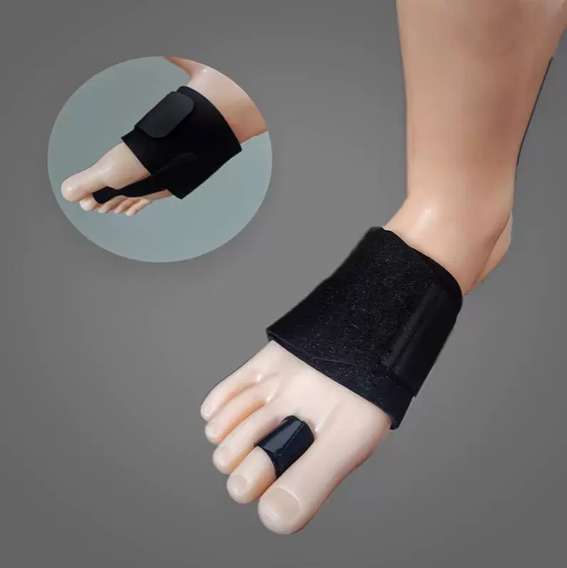 Пальцы ног выворачивают липучку для защиты ног