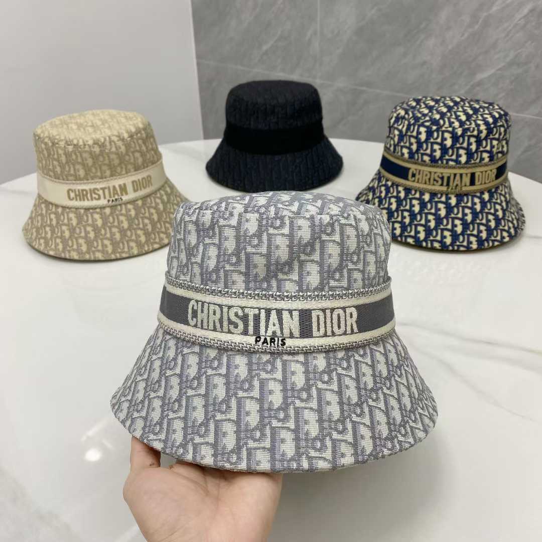 회색