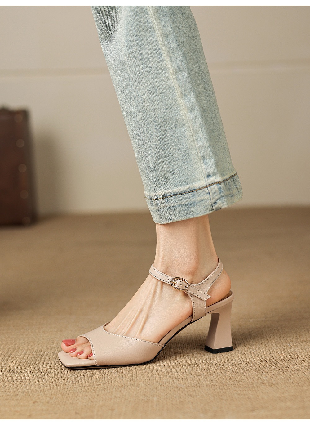 Sandal cao gót nữ mũi vuông hở ngón chân, quai một chữ, gót thô 9 cm — màu trắng ngà chi tiết 19