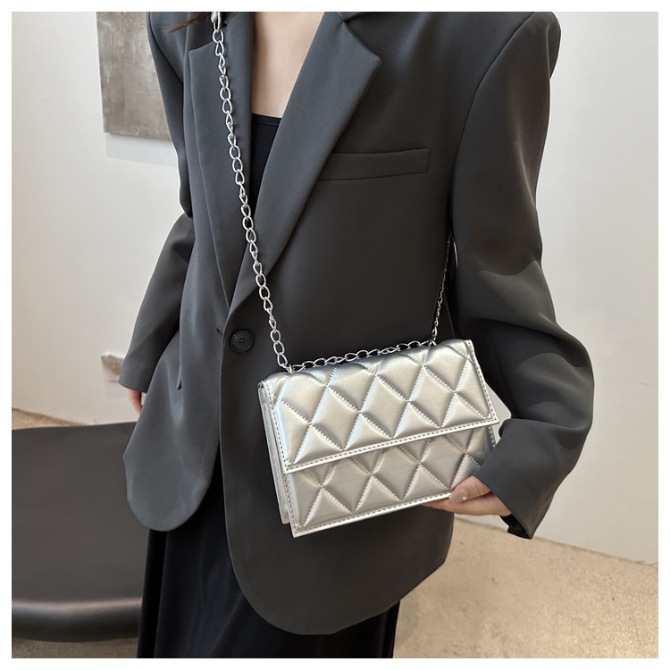 The 2024 autumn new French niche design chain small square bag, a fashionable macaron color single-shoulder crossbody bag undefined