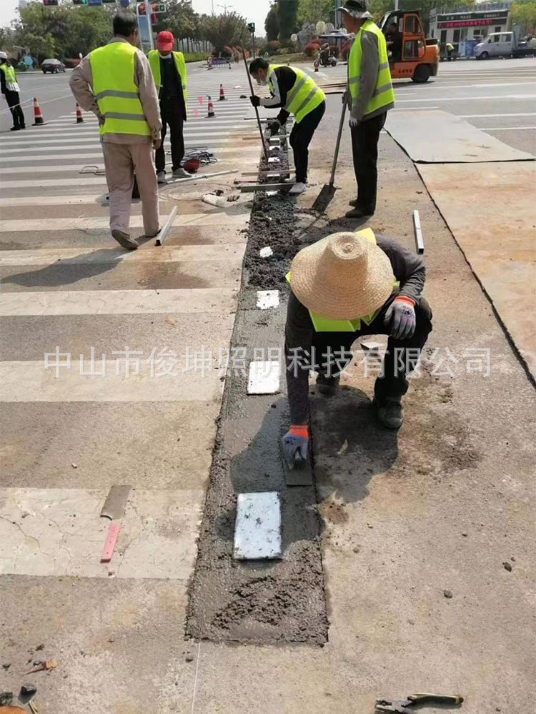 智慧斑马线发光地砖灯交通安全警示灯人行道辅助指示灯