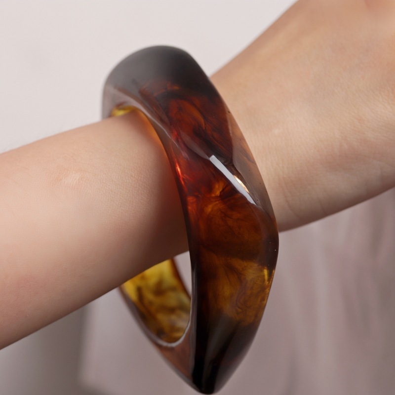 レトロハイエンド中古ブレスレット酢酸ニッチ不規則アクリルワイドブレスレット女性ニッチデザイン|undefined