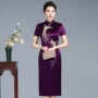 年轻夏季婚宴结婚礼服