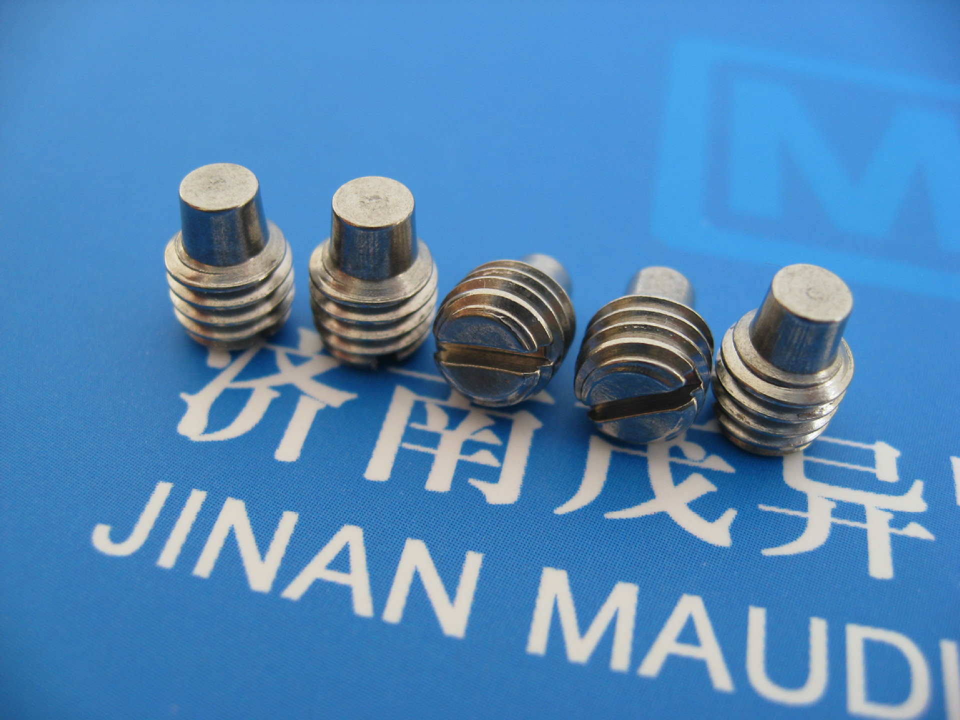 不锈钢开槽球面柱端螺钉DIN926-1986