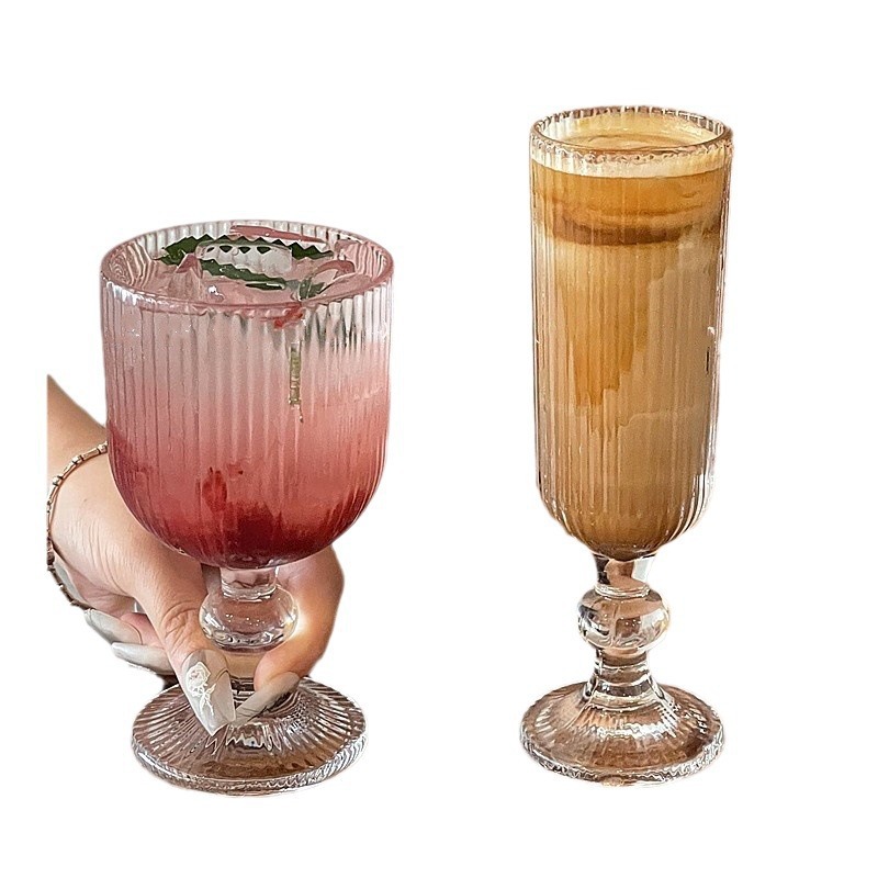 Vintage ins de ventana de vidrio a rayas verticales tazas de vino burbujeantes tazas de jugo tazas de vino dulce tazas de champán tazas de vino tinto tazas de vino