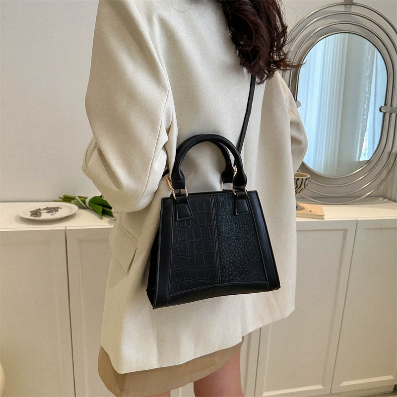 Trend retro shoulder bag, fashionable one-shoulder bag, 2023 collection, high-end