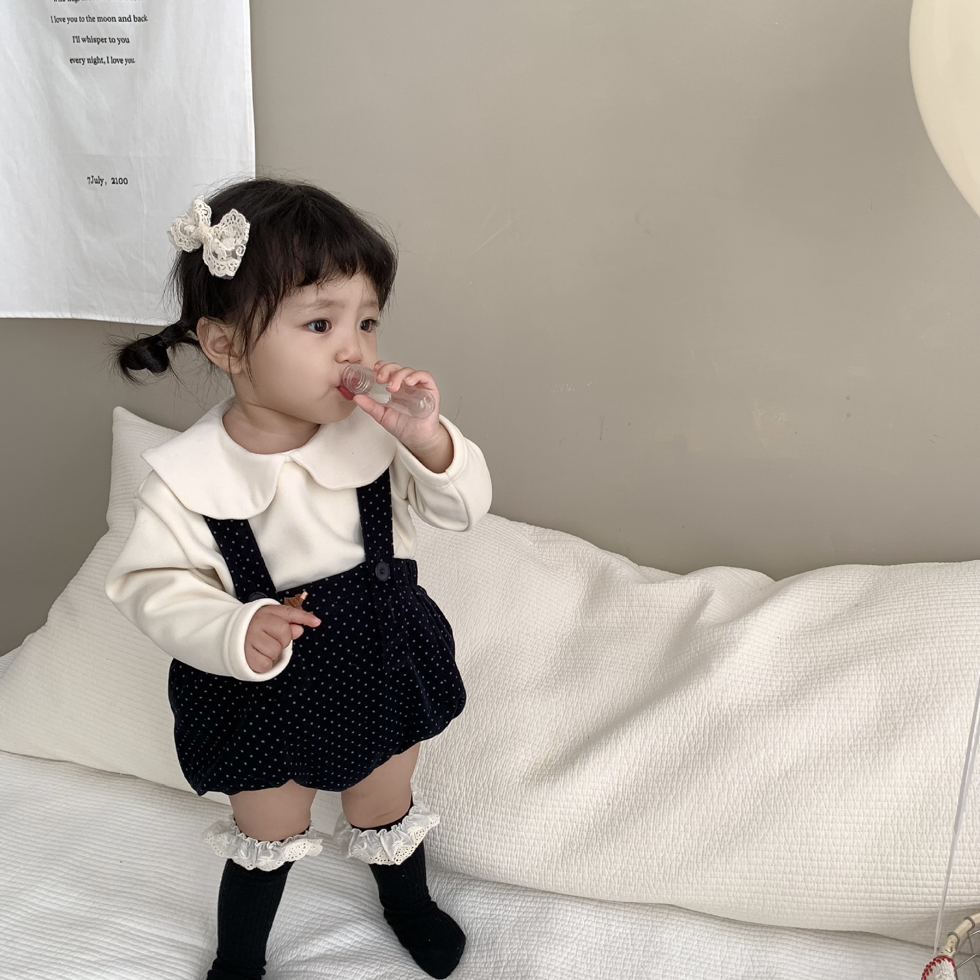 Conjunto de camisa y pantalones con tirantes para niñas, ropa infantil de estilo coreano, traje para salir de paseo para bebés en otoño e invierno.