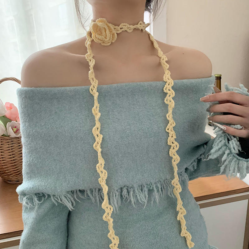 Pañuelo de seda, tira larga, sentido de alta calidad, nuevo estilo, flor de ganchillo tejida a mano, bufanda estrecha, serpentina, collar de cadena de clavícula