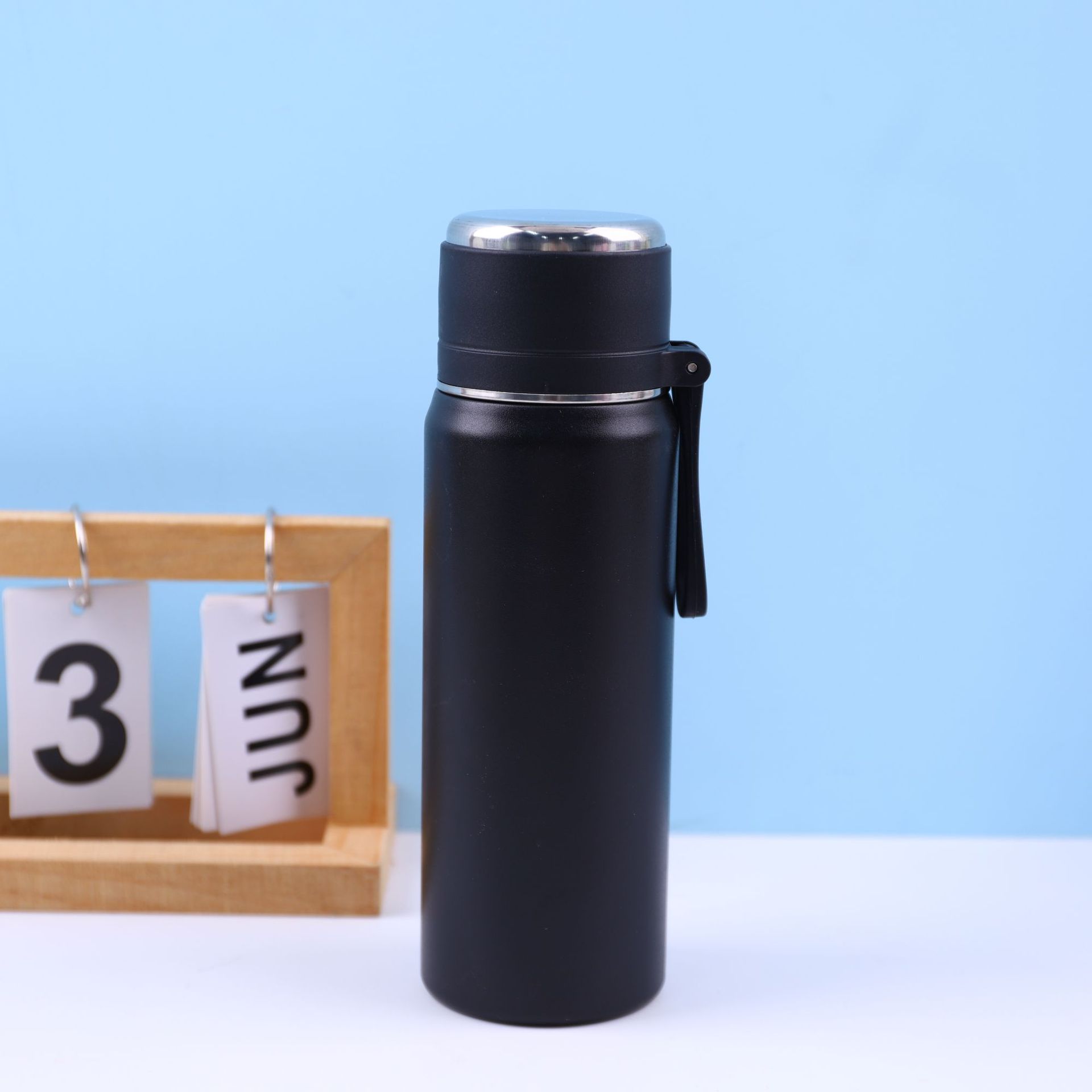 Pequeño fresco nuevo 316 taza de aislamiento de acero inoxidable para estudiantes, mujeres y hombres bala taza de agua portátil doble al aire libre