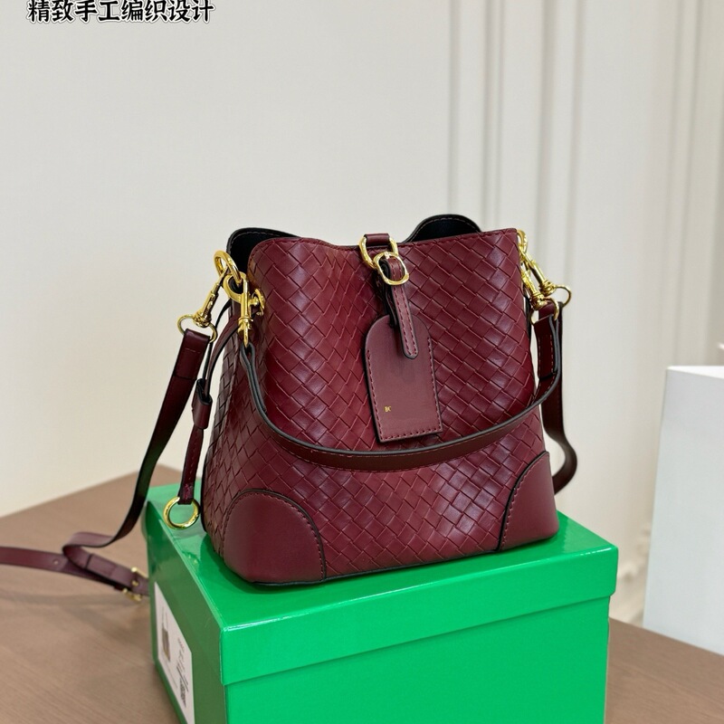 Cross-Border Foreign Trade Wholesale Bv Woven Bucket Bag for Women, Single Shoulder, Crossbody, Handbag, Quilted, European and American Classic Fashion, Large Capacity