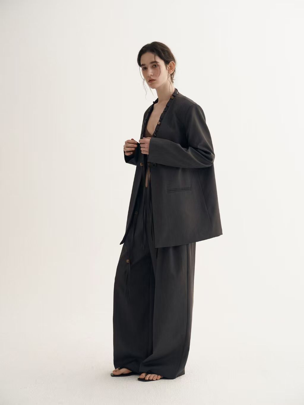 Ensemble blazer et pantalon deux pièces GraceChic Automne 25, coupe ample et tendance, boutons en bois véritable, pour femme, référence 1816_voghion.com