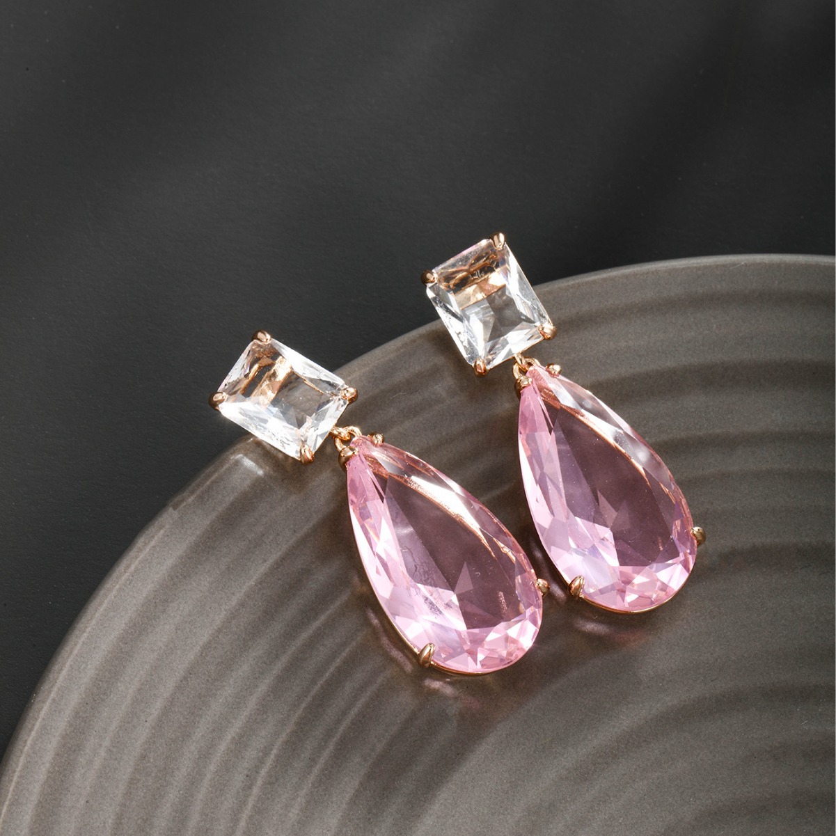 Xuping serie de joyería europea y americana pernos de aretes de aretes de gota de aretes de aretes de aretes de aretes largos