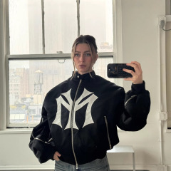 ヨーロッパとアメリカのマルチジッパーデザインクロスボーダーメンズとレディースのルーズレター刺繍パターンファッションスウェットシャツ