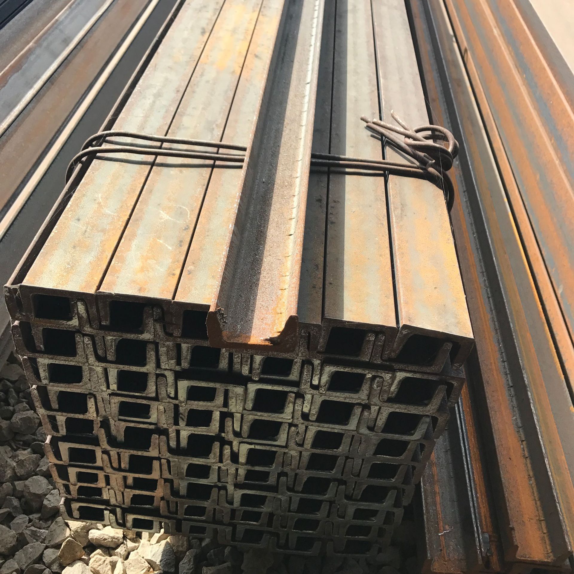 广州12号镀锌槽钢现货批发供应中标q235b幕墙龙骨支架镀锌u型槽钢