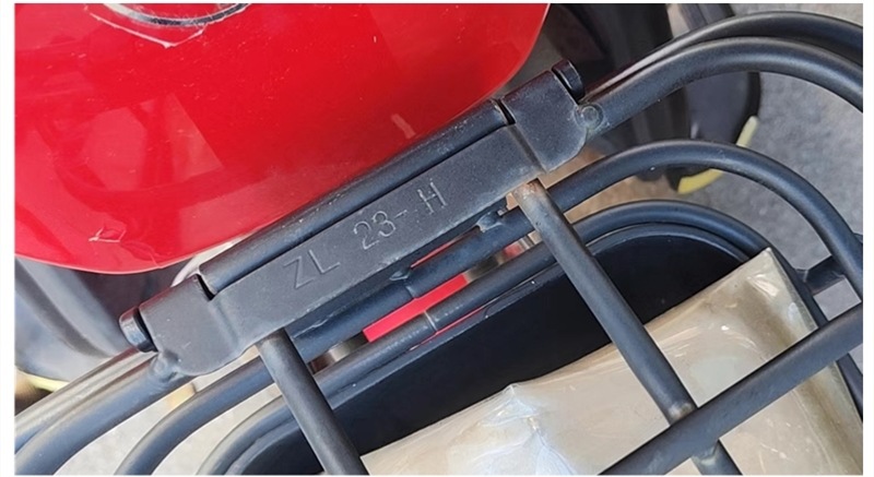 National Standard Electric Vehicle Basket Cover Pin, Basket Shaft Plastic Buckle, Cylindrical Hinge Plastic Connecting Rod Pin
