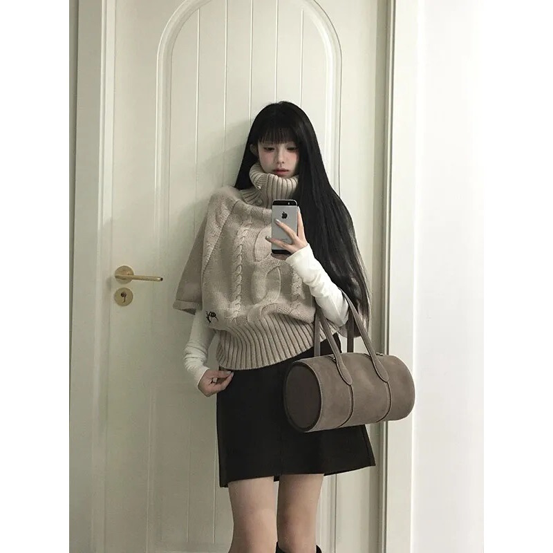 Two-Piece Set of Retro Fashion Turtleneck Sweaters for Women in Autumn New Slimming Layered Pullover Niche Versatile Bottoming Tops