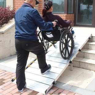 Silver Barrier-Free Aluminum Alloy Ramp Board Portable Anti-Slip Folding Mobile Stair Ramp Climbing Step Pad