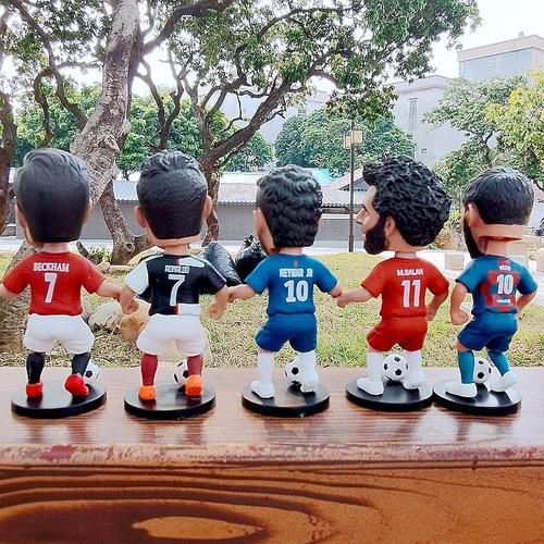 Football medium-sized doll Messi Neymar C Rosa Salah Pogba Beckham doll doll model ornaments