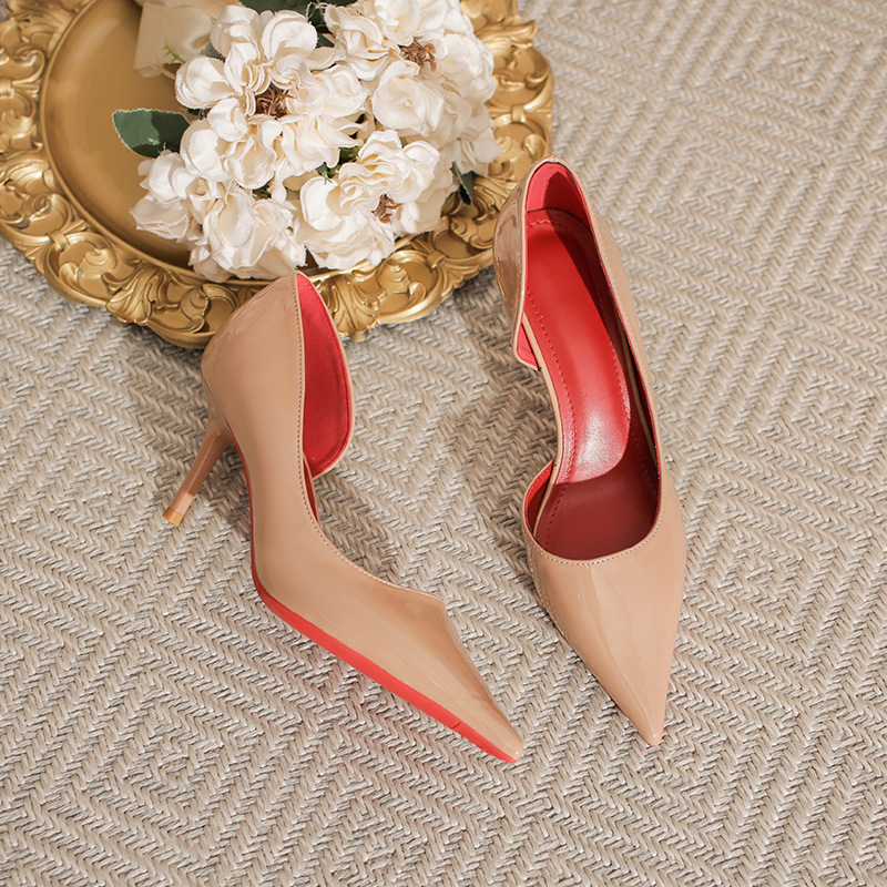 Fashionable high heels nude pointed-toe