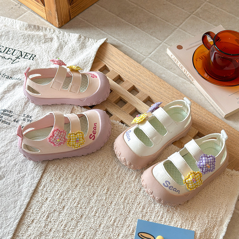 Niñas sandalias deportivas Baotou 2026 verano nuevo niño flor princesa zapatos zapatillas de chicas hueco zapatillas casuales