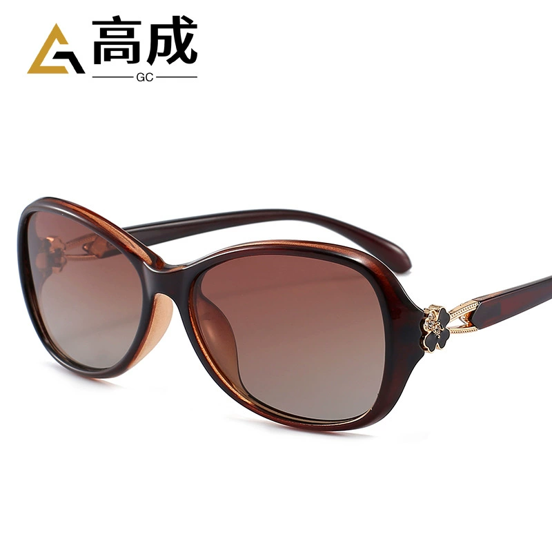 Полноправные женские polarized солнцезащитные очки двухцветные с цветочным стилем пляжный стиль модные водитель зеркальные 2214