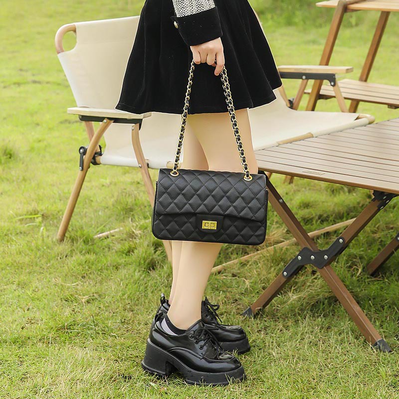 Caviar Lingge 2024 Neue trendige Umhängetasche mit großer Kapazität und Kette_voghion.com