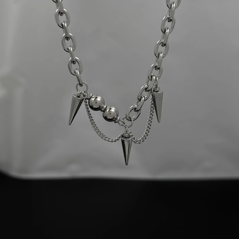 Halskette mit Quastennieten aus Titanstahl, Herren-Punk-Stil, Hip-Hop-Anhänger, Nischendesign, minimalistische Schlüsselbeinkette, Damen_voghion.com