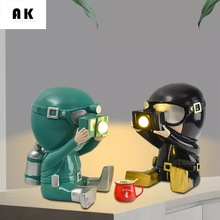 设计师卧室床头台灯可爱卡通人物造型灯台灯潜水员儿童房氛围灯