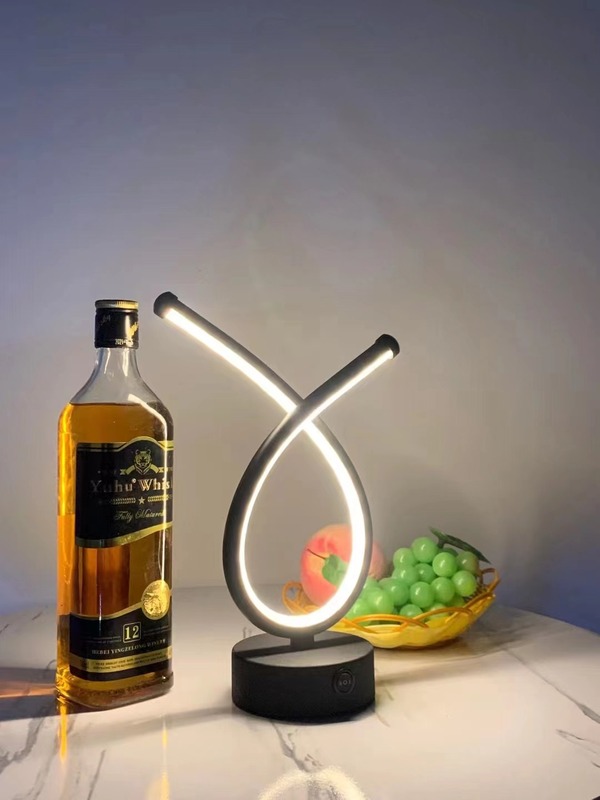 バーテーブルランプ LED充電式テーブルランプ ダイニングバー カフェ ライブハウス 雰囲気ランプ リモコン付き クリアバーテーブルランプ|undefined