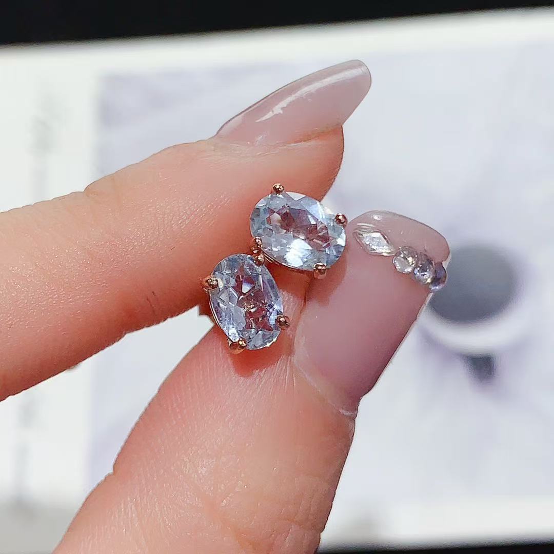 Natural aquamarine earrings with S925 silver setting, simple four-prong setting, main stone 5*7mm, direct from the manufacturer