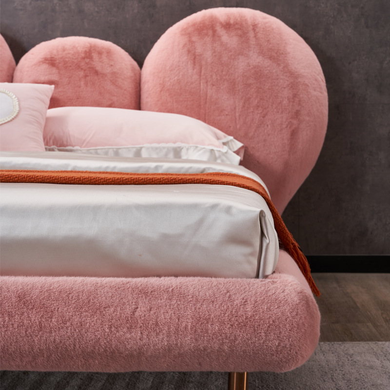 Cama de tela de peluche de polvo, villa de alta gama, cama doble nórdica, madera de haya, minimalista italiana.
