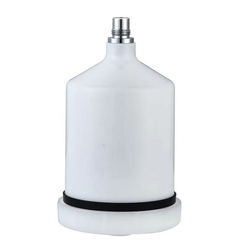 플라스틱 냄비가 냄비에 있습니다 600 ml