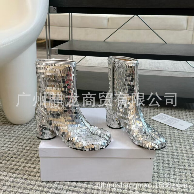 高端2025秋冬时髦真皮复古粗跟分趾马丁靴猪蹄短靴显瘦时装单靴女|undefined