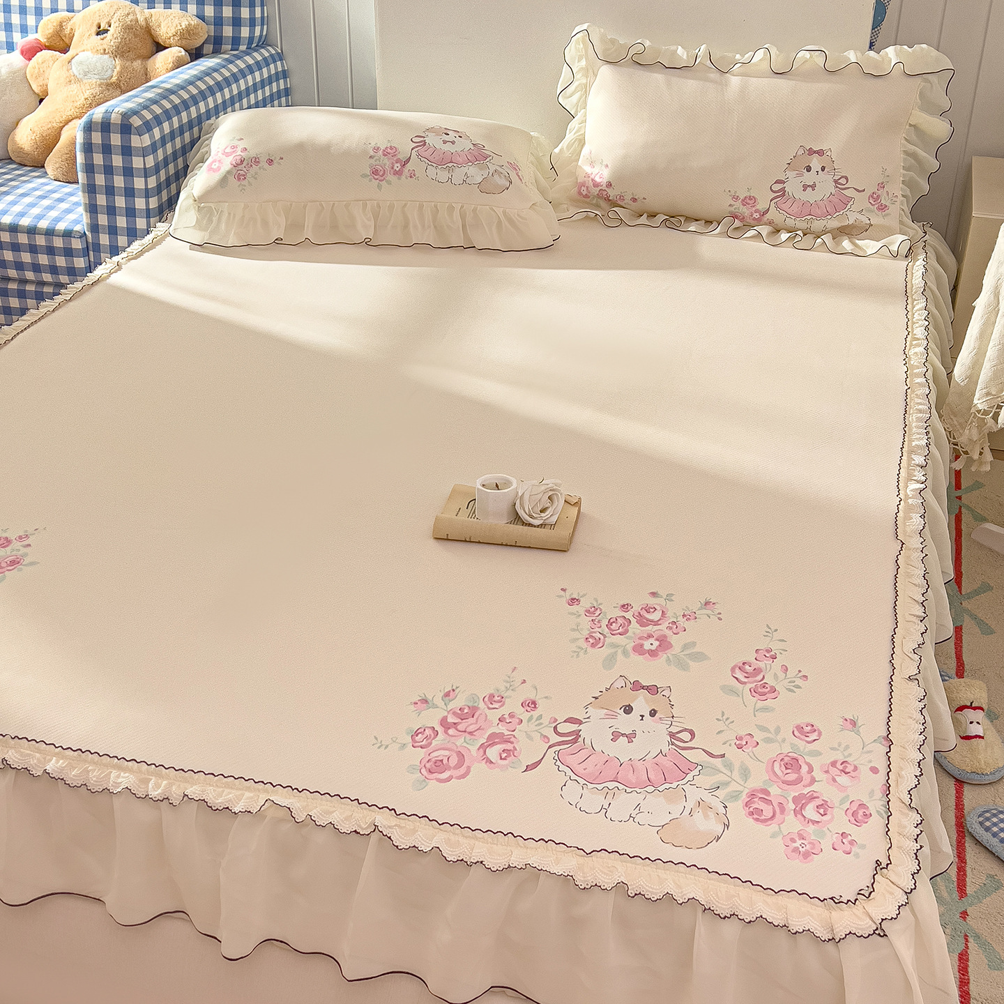 A clase de verano frío frijoles cama de frijoles falda de cama de cuatro piezas set lavable princesa aire acondicionado suave alfombra de seda de hielo