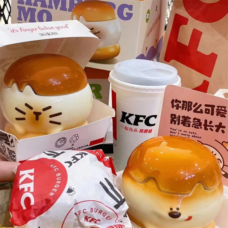 ハンバーグ猫と犬のカップルセラミックマグ|undefined