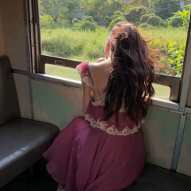 连衣裙;女式针织衫;女式T恤