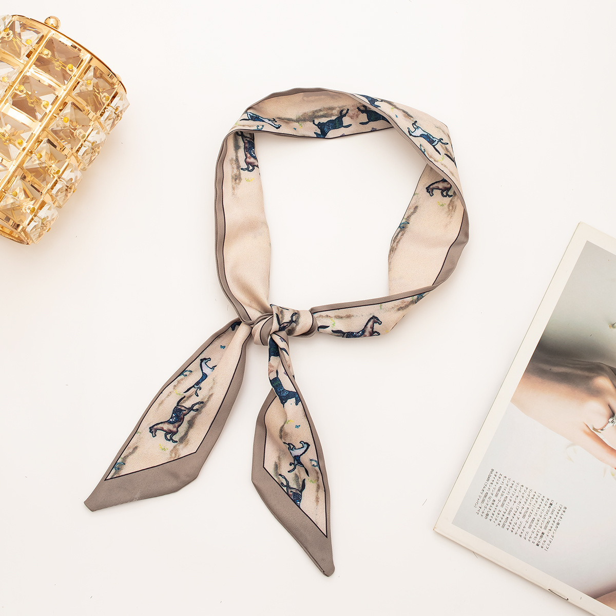 【그림자의 미스터리●질주하는 말】실크 스카프 1개