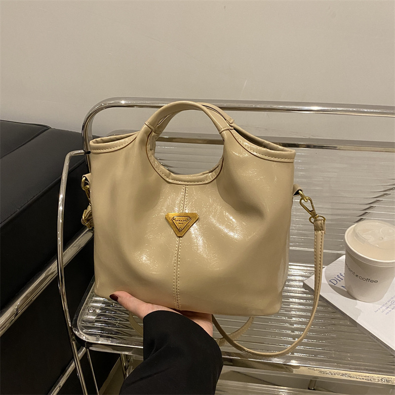 2025 primavera nueva gran capacidad de piel de aceite sensación bolso de mano bolso de mujer moda retro bolso de hombro