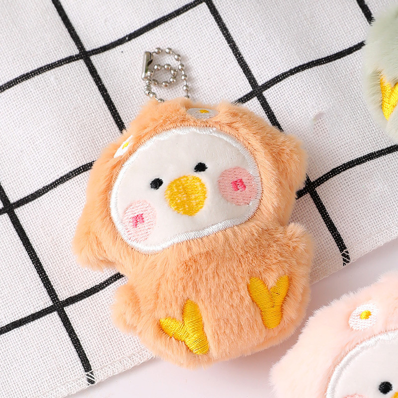 Caricatura peluche fresas oso broche lindo perro Pacha muñeca bolsas de muñecas colgar DIY accesorios de ropa al por mayor
