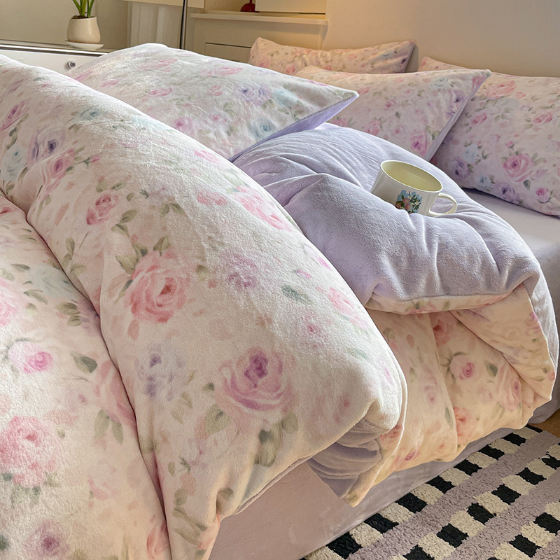 Invierno leche de seda gruesa cama de cuatro piezas pequeña seda de coral fresca gruesa sábanas cálidas cubierta de colcha de tres piezas 3