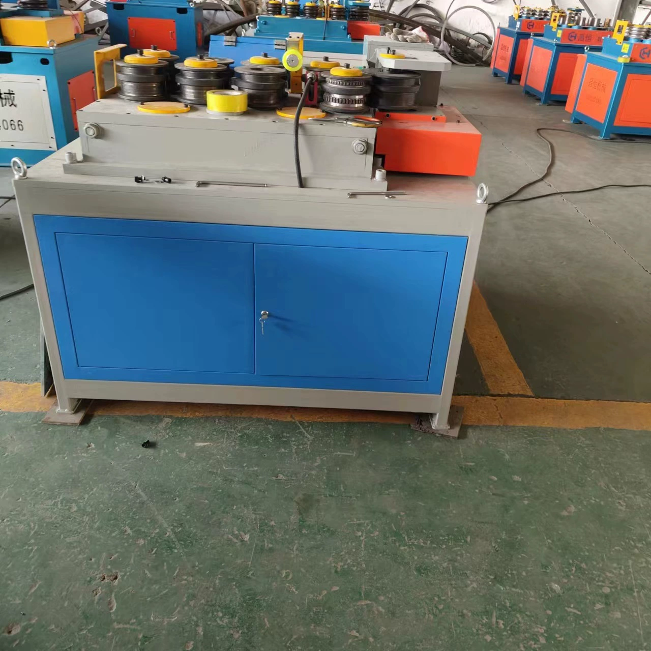 Токарный станок с ЧПУ для гибки девяти колес, станок для гибки каркасов теплиц, станок для гибки угловых дуг с ЧПУ