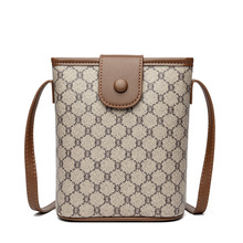 一件代发复古印花斜挎包小包女士新款手机包百搭单肩包出游女包包