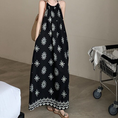 Ethnic style jacquard suspender dress for women 2026 summer new niche design waist slimming long skirt
