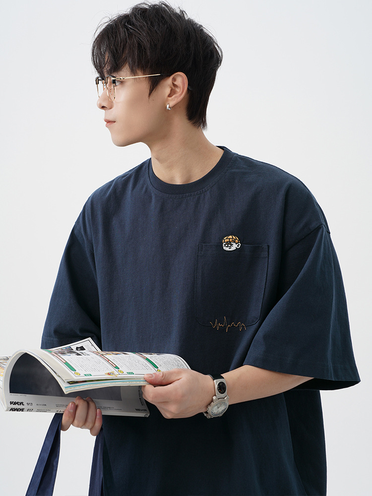 日本のレトロな刺繍デザインの純綿半袖 Tシャツメンズ春と夏の新しいルーズカジュアルカップルトレンディなブランド Tシャツ Q