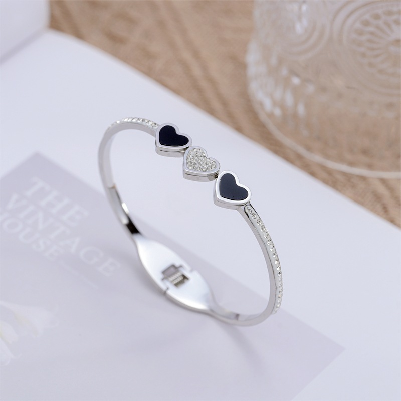 Fashion Heart Shape Titanium Steel Rhinestones Bangle