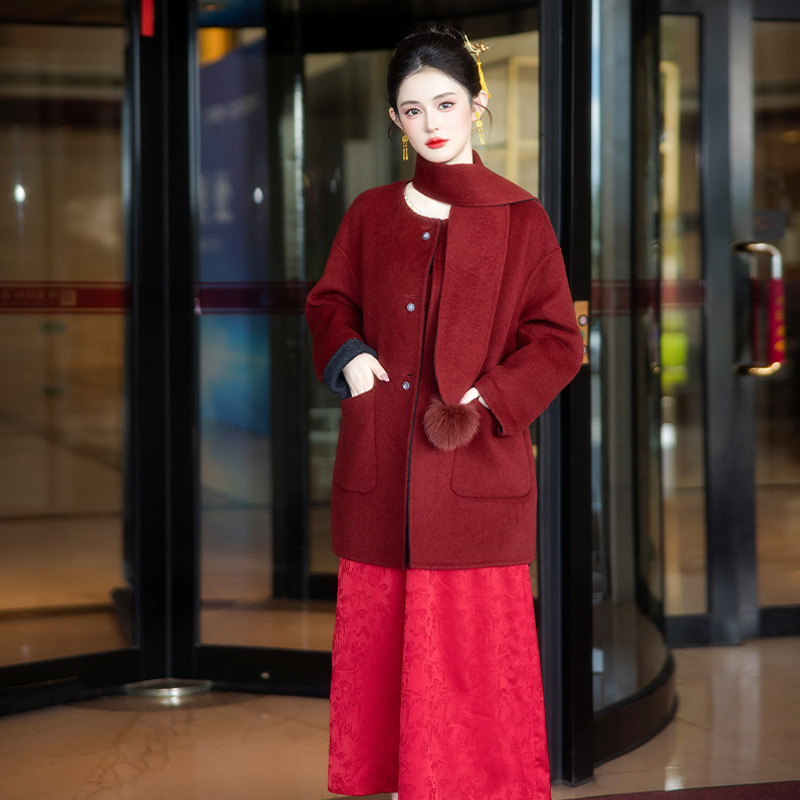 Original Red Engagement Woolen Coat 2025 Accessible Luxury New Style Wedding Toast and Homecoming Bride Woolen Coat Original Red Engagement Woolen Coat 2025 Accessible Luxury New Style Wedding Toast and Homecoming Bride Woolen Coat