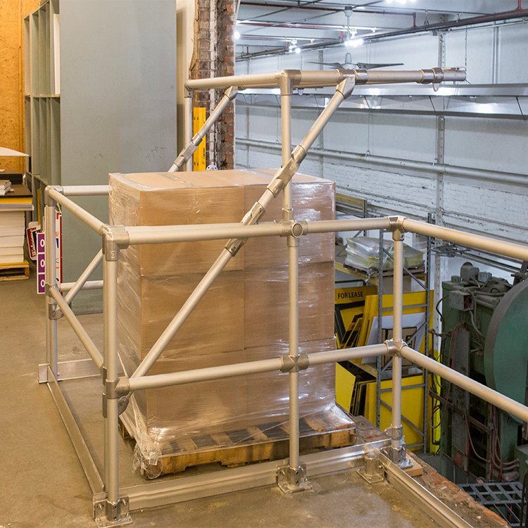 夹层装卸平台口 托盘门安全门 苏舟金属 防止货物和人员坠落