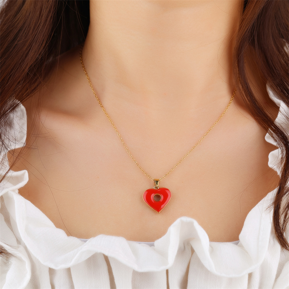 11g Weight 18K Gold Plated Plating Material 304 Stainless Steel Pendant Material Pendant Necklace Classification 304 Stainless Steel Chain Material 1 Piece Quantity Holiday, Daily Occasion 304 Stainless Steel Material Heart Shape Pattern Women's Gender Enamel, Hollow Out Design Casual, Simple Style Style Wholesale Jewelry Casual Simple Style Heart Shape 304 Stainless Steel 18K Gold Plated Enamel Hollow Out Pendant Necklace 1