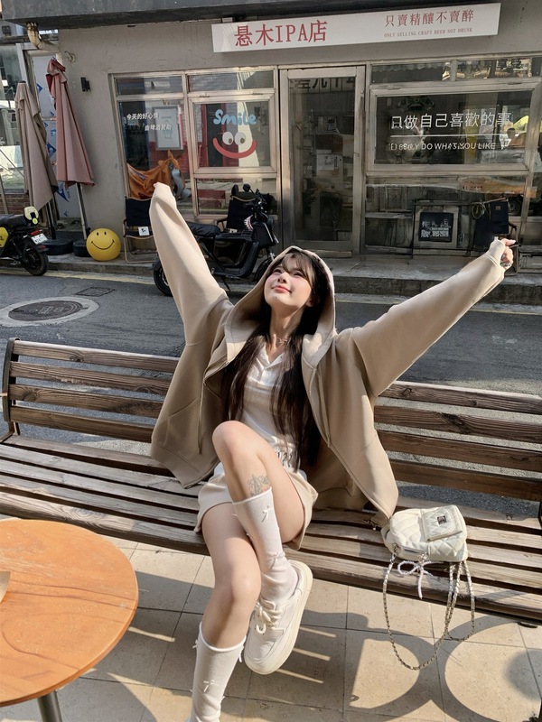 慵懒风套装咖色连帽卫衣开衫外套女早秋穿搭一整套休闲短裤两件套|undefined
