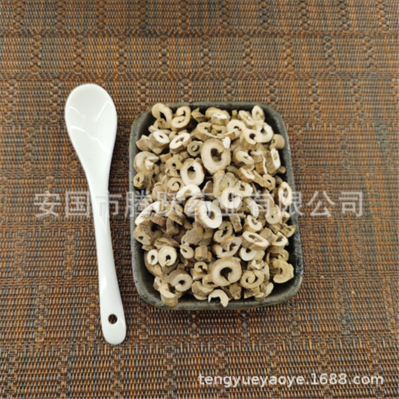 Dried Moutan Bark Dan Pi 500g Bulk Chinese Herb Mu Dan Pi Root Decoction Pieces in use